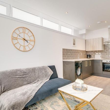 Town House Apartments Wakefield Bagian luar foto