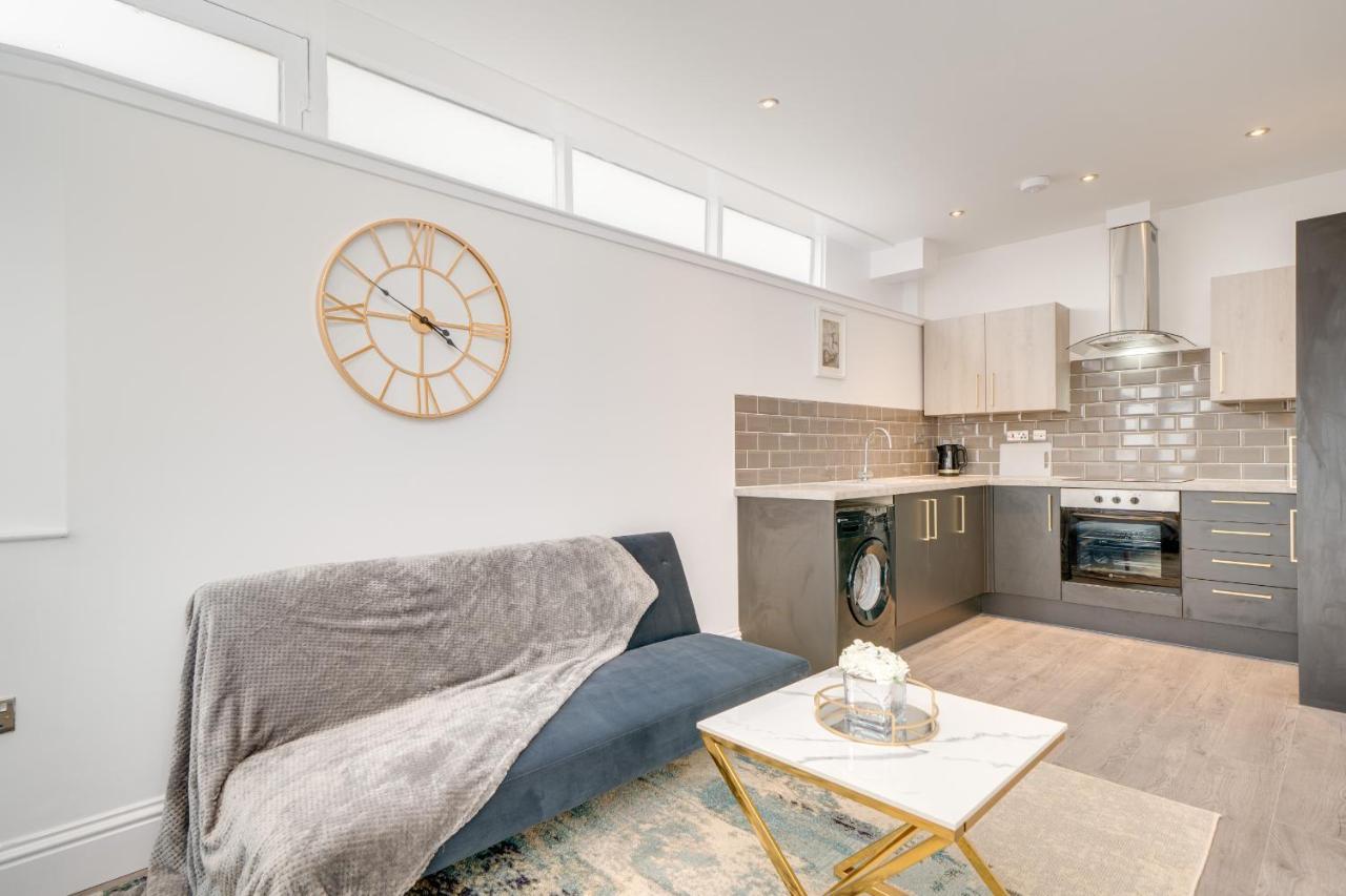 Town House Apartments Wakefield Bagian luar foto
