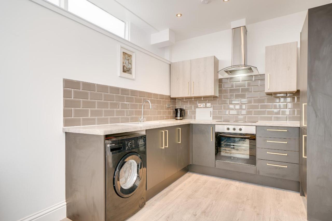 Town House Apartments Wakefield Bagian luar foto