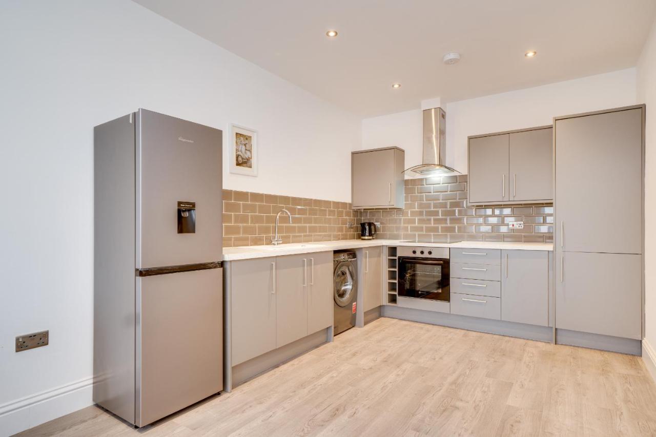 Town House Apartments Wakefield Bagian luar foto