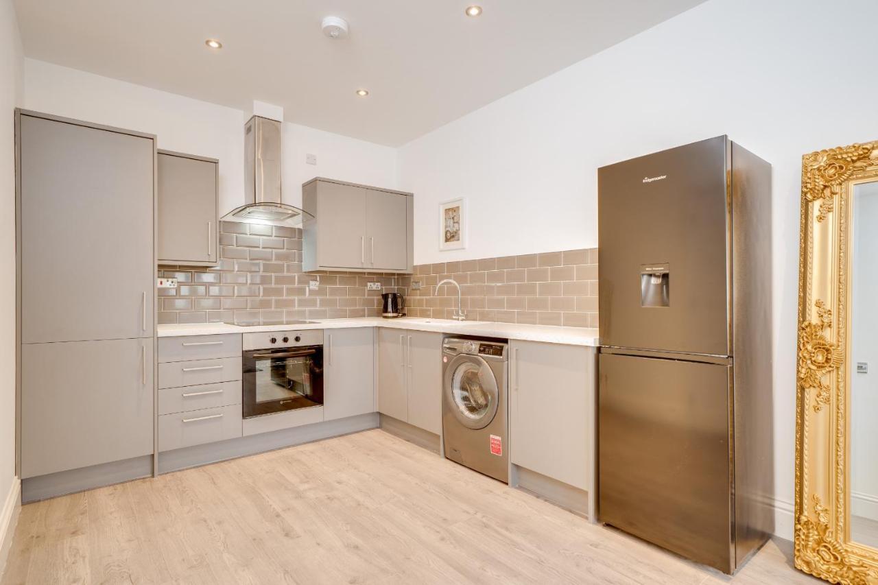 Town House Apartments Wakefield Bagian luar foto