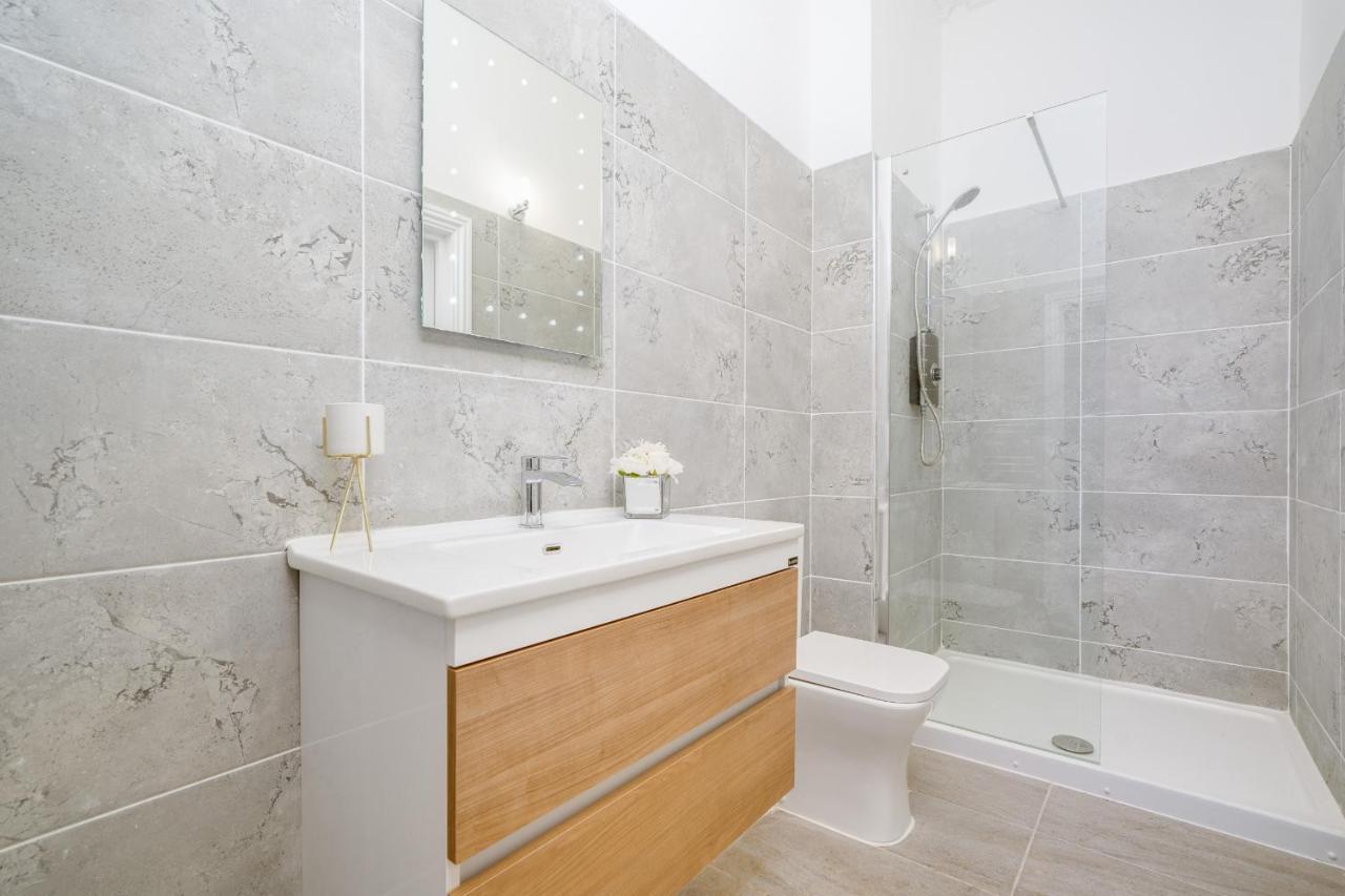 Town House Apartments Wakefield Bagian luar foto