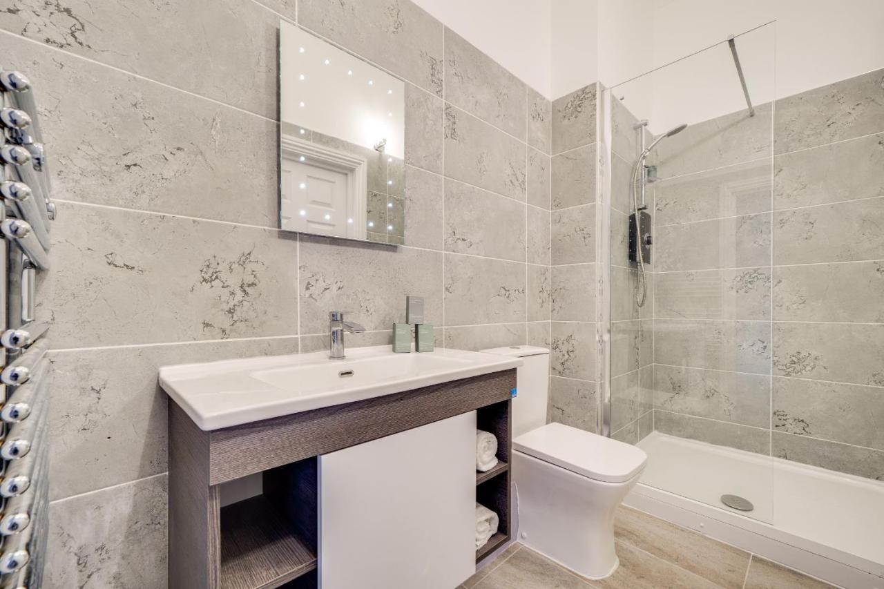 Town House Apartments Wakefield Bagian luar foto
