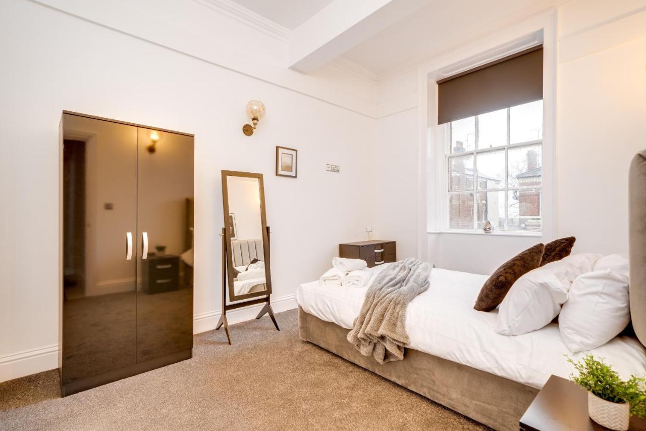 Town House Apartments Wakefield Bagian luar foto