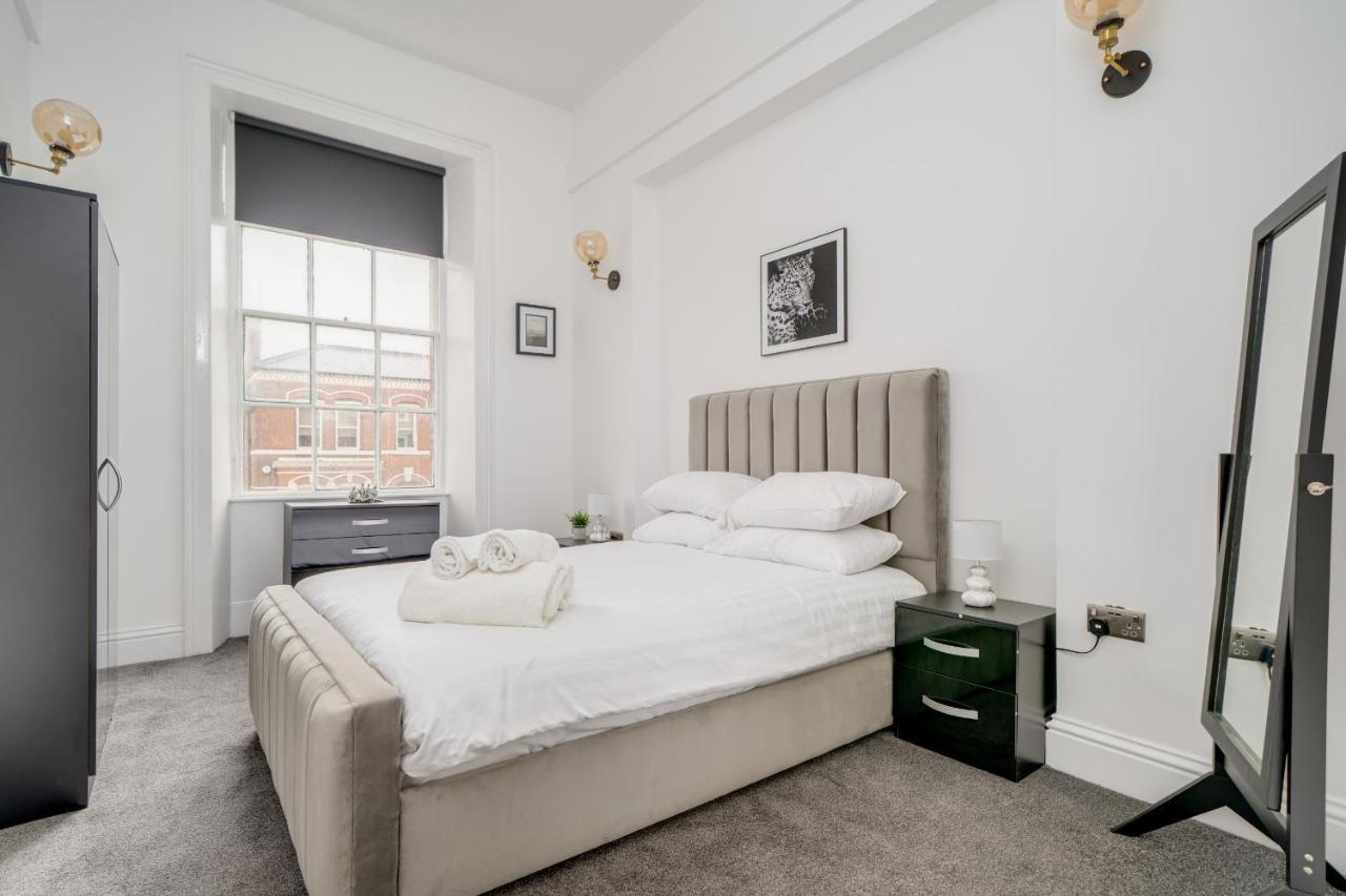 Town House Apartments Wakefield Bagian luar foto